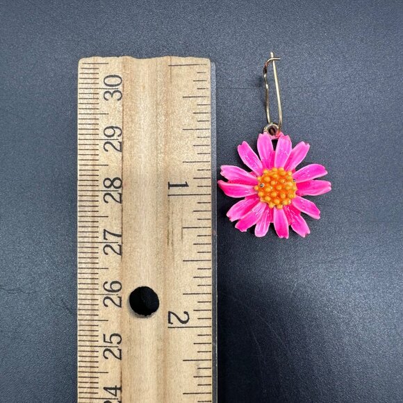 Vintage Pink Flower Power Earrings Enamel Metal 1960s Dangle Daisy Signed Art - Picture 8 of 8